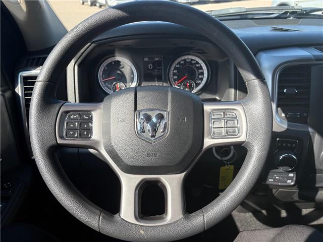 2022 RAM 1500 Classic SLT (Stk: P552) in Pembroke - Image 17 of 18