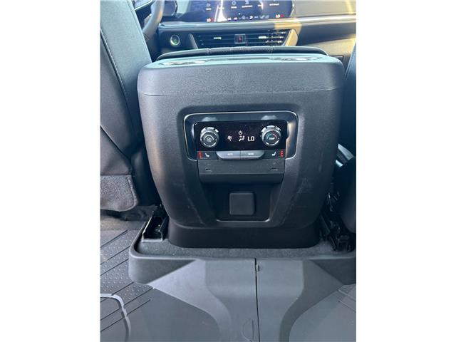 2026 Chevrolet Suburban High Country (Stk: 56964) in Strathroy - Image 6 of 12 2026 Chevrolet Suburban High Country (Stk: 56964) in Strathroy - Image 6 of 12