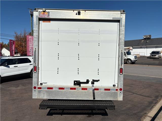 2019 Ford Transit-350 Cutaway Base (Stk: A-B37099) in Moncton - Image 6 of 20