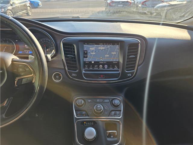 2015 Chrysler 200 C (Stk: 2509525) in Waterloo - Image 16 of 24
