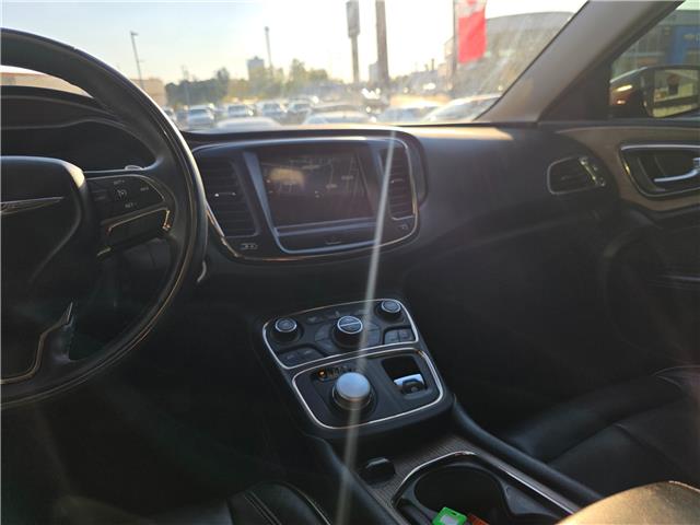 2015 Chrysler 200 C (Stk: 2509525) in Waterloo - Image 20 of 24