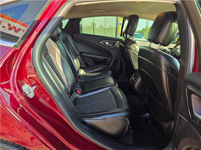 2015 Chrysler 200 C (Stk: 2509525) in Waterloo - Image 23 of 24
