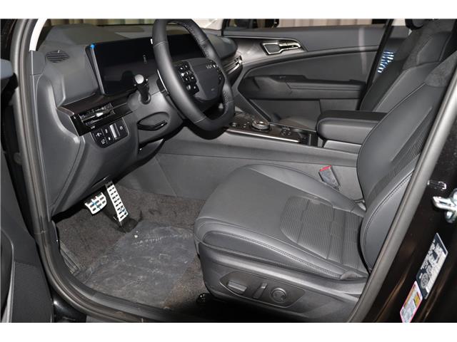 2026 Kia Sportage Plug-In Hybrid SX w/Black Interior (Stk: 26618) in Edmonton - Image 11 of 33 2026 Kia Sportage Plug-In Hybrid SX w/Black Interior (Stk: 26618) in Edmonton - Image 11 of 33