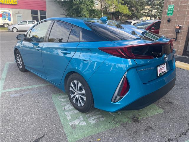 2021 Toyota Prius Prime Base (Stk: R-21TOPBLU4420) in Calgary - Image 3 of 18