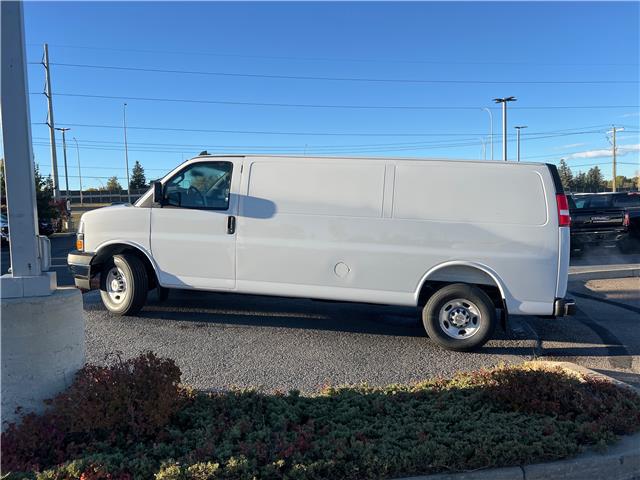 2025 Chevrolet Express 3500 Work Van photo 2