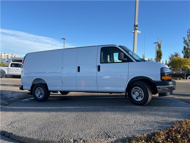 2025 Chevrolet Express 3500 Work Van (Stk: S1267132) in Calgary - Image 7 of 19