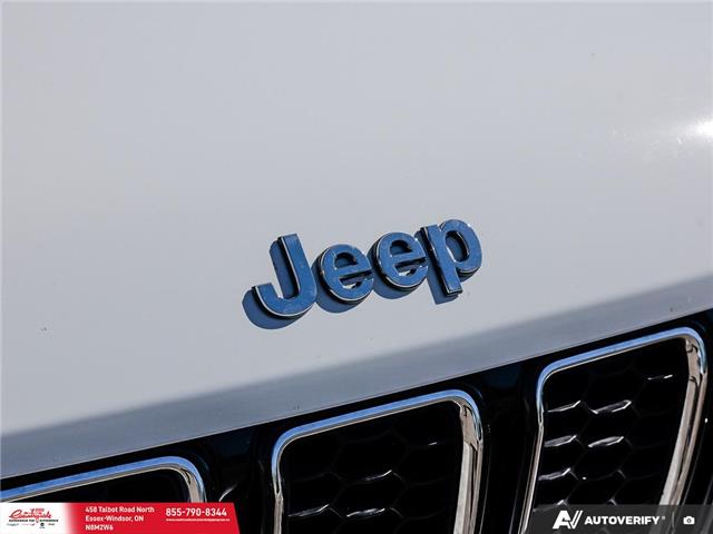 2023 Jeep Grand Cherokee Overland (Stk: 251911) in Essex-Windsor - Image 11 of 31