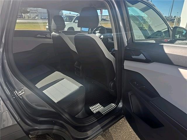 2026 Volkswagen Taos Trendline (Stk: 26227) in Lethbridge - Image 9 of 18