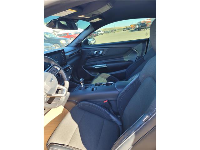 2024 Ford Mustang GT (Stk: OP4740) in Pincher Creek - Image 6 of 7