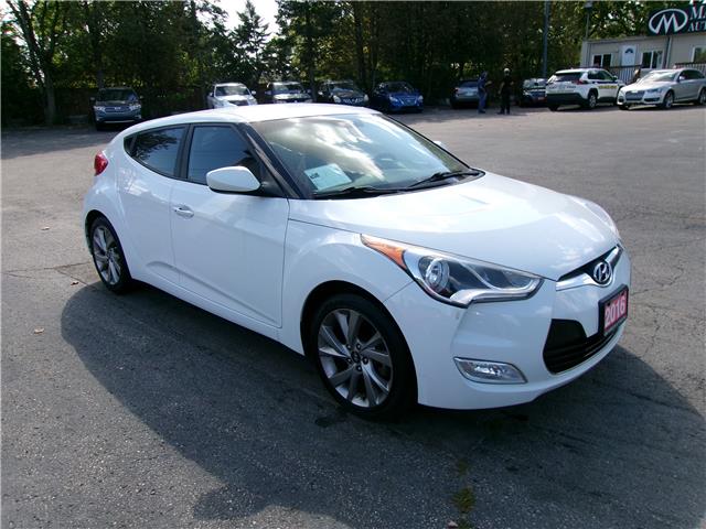 2016 Hyundai Veloster SE in Kitchener - Image 8 of 22 2016 Hyundai Veloster SE in Kitchener - Image 8 of 22