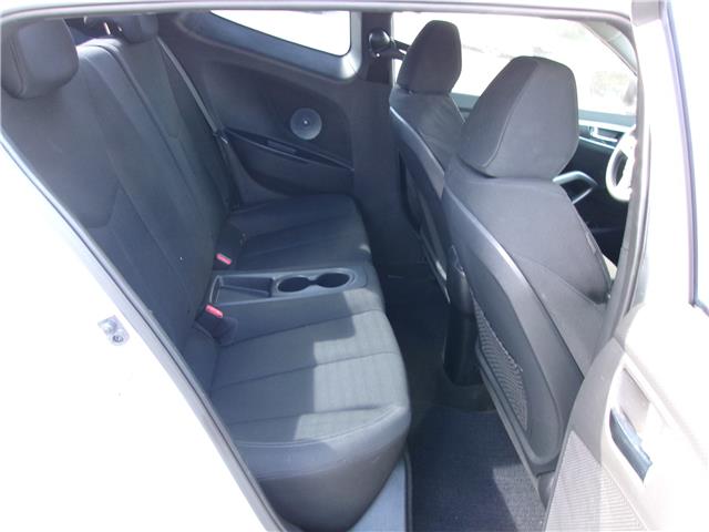 2016 Hyundai Veloster SE in Kitchener - Image 16 of 22 2016 Hyundai Veloster SE in Kitchener - Image 16 of 22