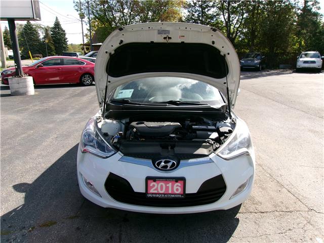 2016 Hyundai Veloster SE in Kitchener - Image 20 of 22 2016 Hyundai Veloster SE in Kitchener - Image 20 of 22