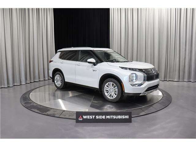 2025 Mitsubishi Outlander PHEV LE (Stk: P25902) in Edmonton - Image 1 of 25
