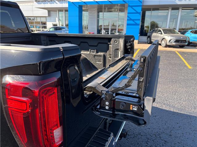 2026 GMC Sierra 1500 SLT (Stk: 36027) in Renfrew - Image 14 of 44
