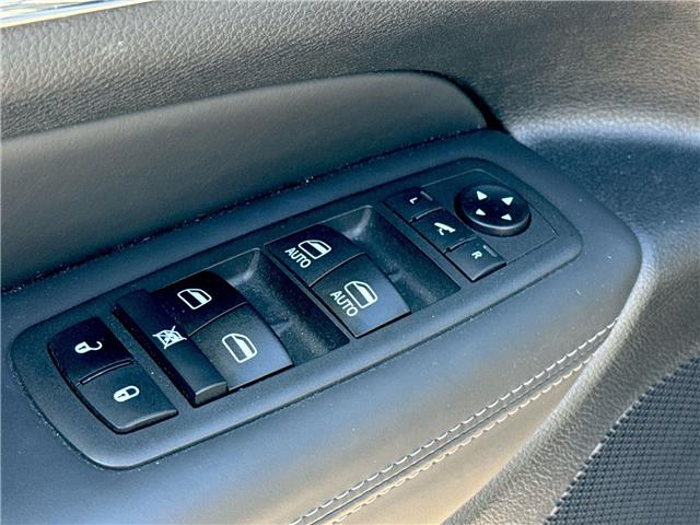 2021 Jeep Grand Cherokee Overland (Stk: MC748876T) in Wallaceburg - Image 13 of 26