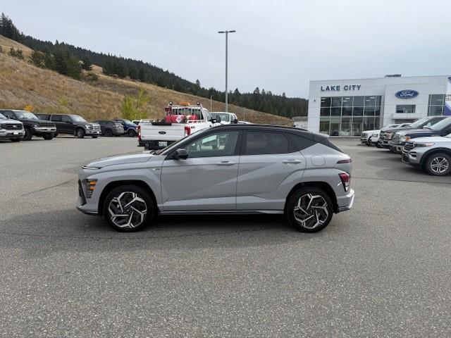 2025 Hyundai Kona 1.6T N Line Ultimate w/Two-Tone Roof (Stk: 5T071C) in Williams Lake - Image 2 of 13