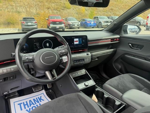 2025 Hyundai Kona 1.6T N Line Ultimate w/Two-Tone Roof (Stk: 5T071C) in Williams Lake - Image 11 of 13