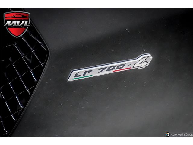 2017 Lamborghini Aventador  Roadster (Stk: ZHWCR1ZD9HLA05734) in Oakville - Image 6 of 35