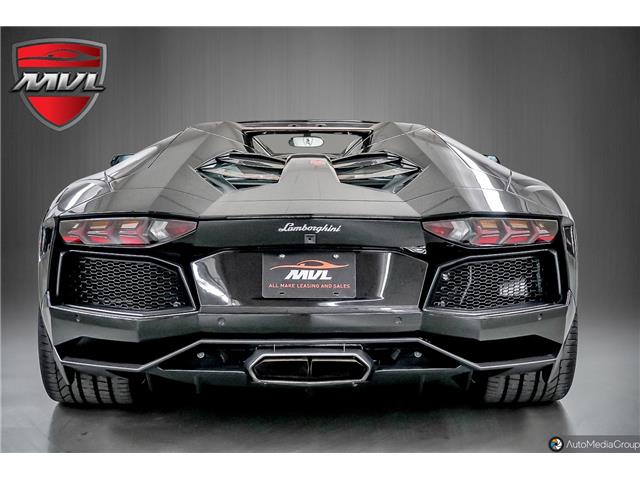 2017 Lamborghini Aventador  Roadster (Stk: ZHWCR1ZD9HLA05734) in Oakville - Image 9 of 35