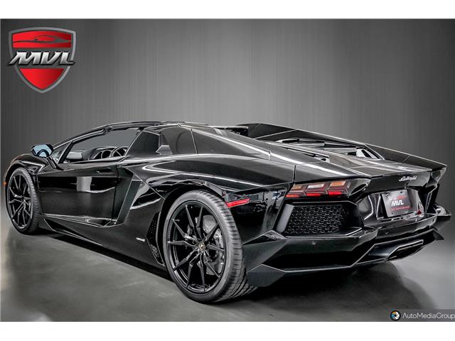 2017 Lamborghini Aventador  Roadster (Stk: ZHWCR1ZD9HLA05734) in Oakville - Image 10 of 35