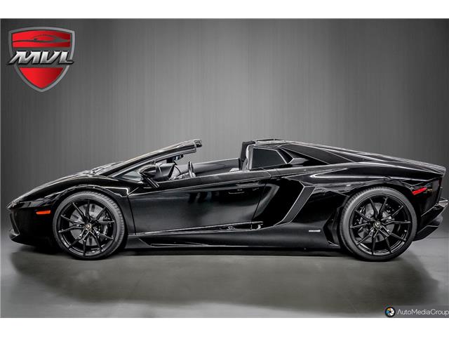 2017 Lamborghini Aventador  Roadster (Stk: ZHWCR1ZD9HLA05734) in Oakville - Image 11 of 35