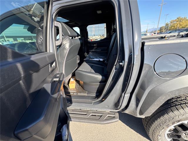 2025 Toyota Tacoma Hybrid Base (Stk: T043487) in Cranbrook - Image 13 of 22