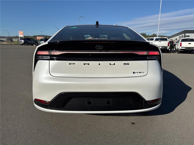 2026 Toyota Prius Plug-In Hybrid XSE (Stk: 3060610) in Cranbrook - Image 4 of 20