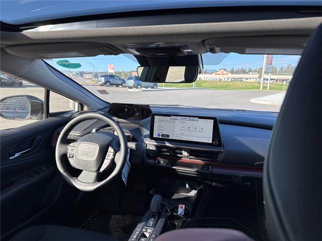 2026 Toyota Prius Plug-In Hybrid XSE (Stk: 3060610) in Cranbrook - Image 10 of 20