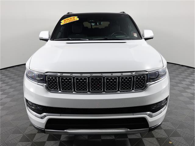 2022 Jeep Grand Wagoneer Series III (Stk: B20279) in Calgary - Image 2 of 26