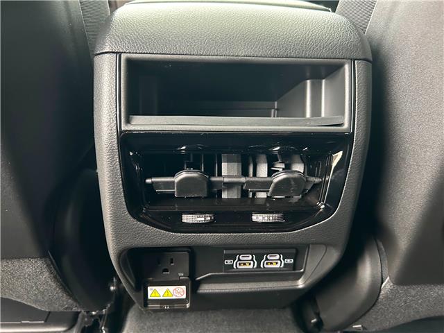 2025 Jeep Grand Cherokee Laredo (Stk: 25123D) in London - Image 19 of 36