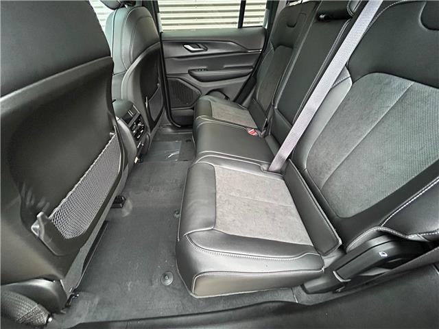 2025 Jeep Grand Cherokee Laredo (Stk: 25123D) in London - Image 11 of 36