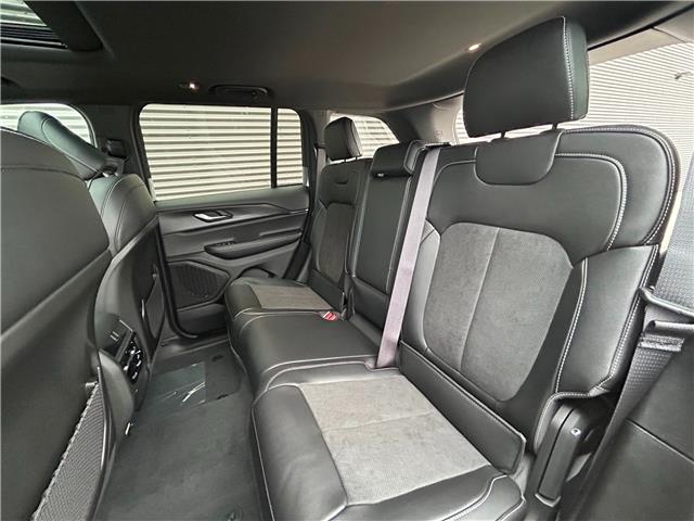 2025 Jeep Grand Cherokee Laredo (Stk: 25123D) in London - Image 10 of 36