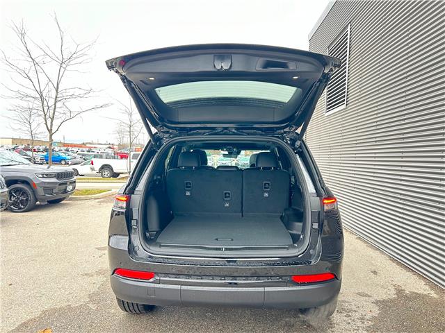 2025 Jeep Grand Cherokee Laredo (Stk: 25123D) in London - Image 6 of 36