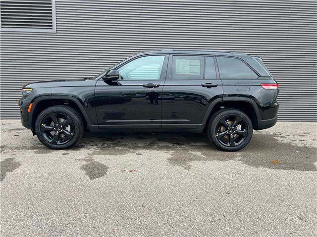 2025 Jeep Grand Cherokee Laredo (Stk: 25123D) in London - Image 3 of 36