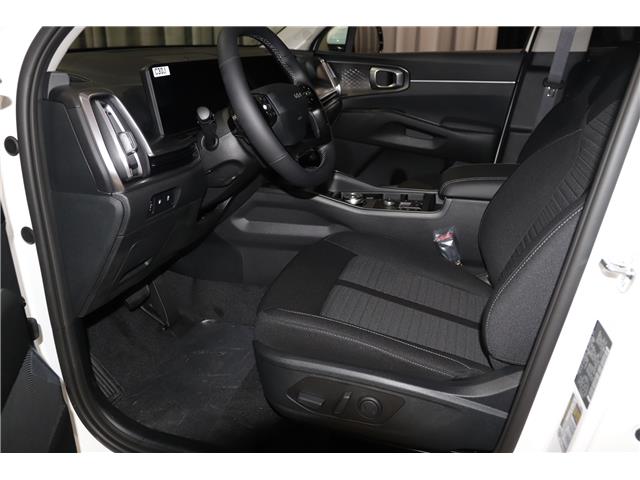 2026 Kia Sorento Plug-In Hybrid LX (Stk: 26526) in Edmonton - Image 11 of 26 2026 Kia Sorento Plug-In Hybrid LX (Stk: 26526) in Edmonton - Image 11 of 26