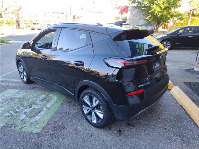 2022 Chevrolet Bolt EUV LT (Stk: R-22CHBBLA2664) in Calgary - Image 3 of 16