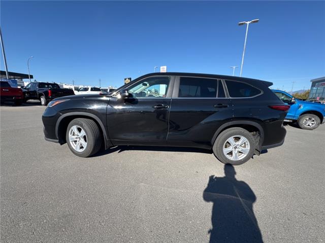 2023 Toyota Highlander LE (Stk: S502323K) in Cranbrook - Image 2 of 18