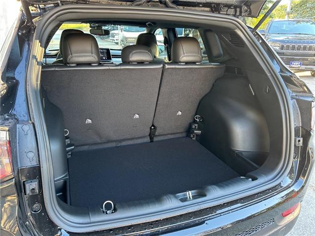 2026 Jeep Compass North (Stk: 26-0010) in Toronto - Image 8 of 15