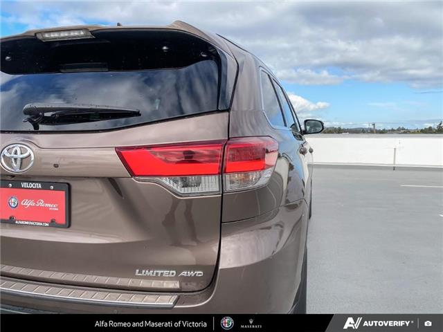 2017 Toyota Highlander Limited (Stk: 911470) in Victoria - Image 9 of 23