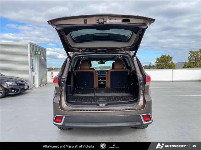 2017 Toyota Highlander Limited (Stk: 911470) in Victoria - Image 10 of 23