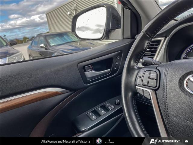 2017 Toyota Highlander Limited (Stk: 911470) in Victoria - Image 15 of 23