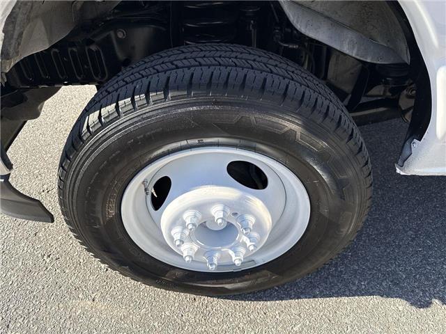 2023 Ford E-450 Cutaway  (Stk: ATNP8344) in Vaughan - Image 10 of 33