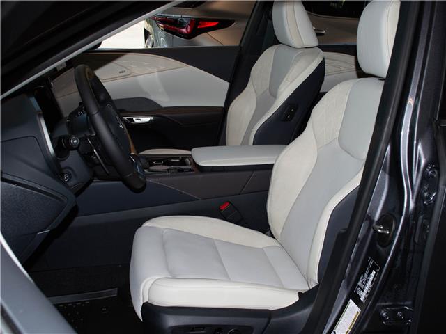 2025 Lexus RX 450h+ Base (Stk: 6904) in Kingston - Image 9 of 15