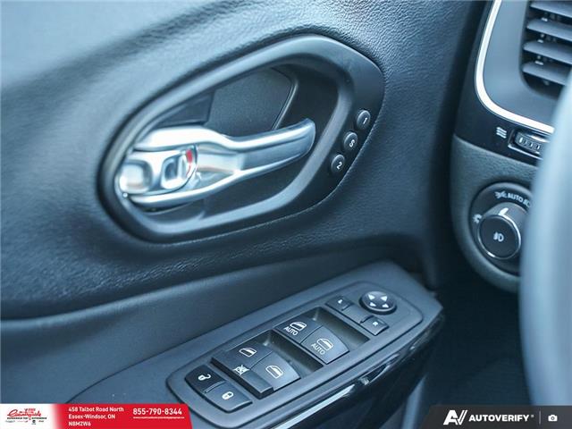 2023 Jeep Cherokee Altitude (Stk: 62530) in Essex-Windsor - Image 21 of 31