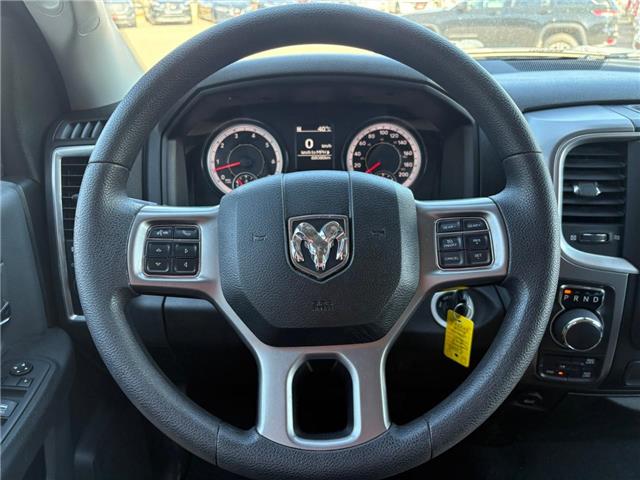 2022 RAM 1500 Classic SLT (Stk: P553) in Pembroke - Image 13 of 15