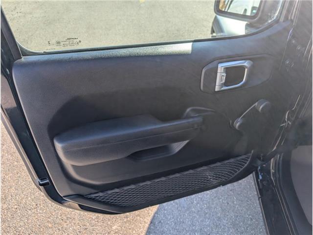 2024 Jeep Wrangler Sport (Stk: S-2101C) in Calgary - Image 13 of 19 2024 Jeep Wrangler Sport (Stk: S-2101C) in Calgary - Image 13 of 19