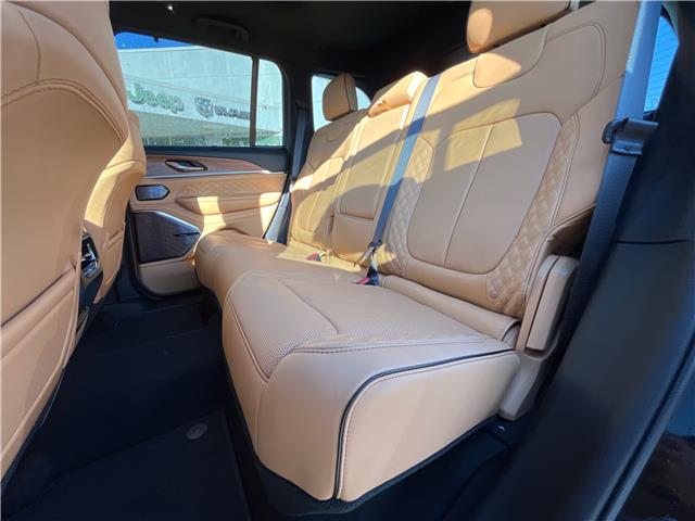 2025 Jeep Grand Cherokee Summit (Stk: 25-418) in Sarnia - Image 23 of 28