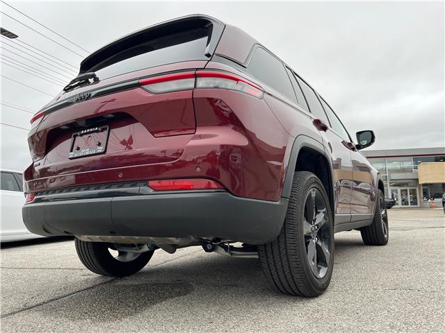 2025 Jeep Grand Cherokee Laredo (Stk: 25-411A) in Sarnia - Image 4 of 26
