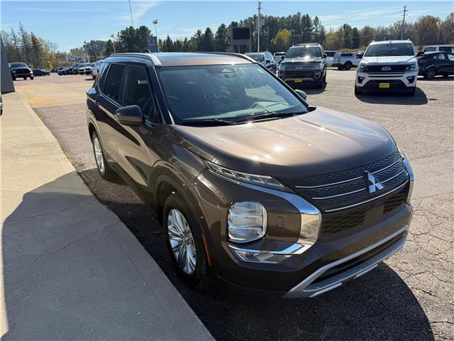 2022 Mitsubishi Outlander SE (Stk: 24608) in Pembroke - Image 6 of 26