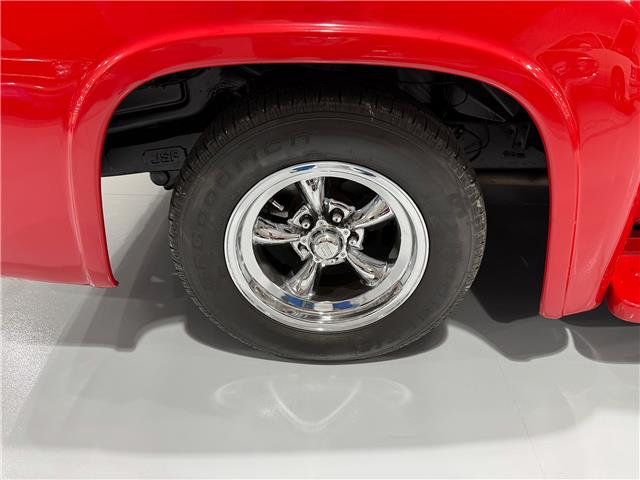 1956 Ford F100 Resto-Mod Truck (Stk: U15748) in Watford - Image 17 of 41